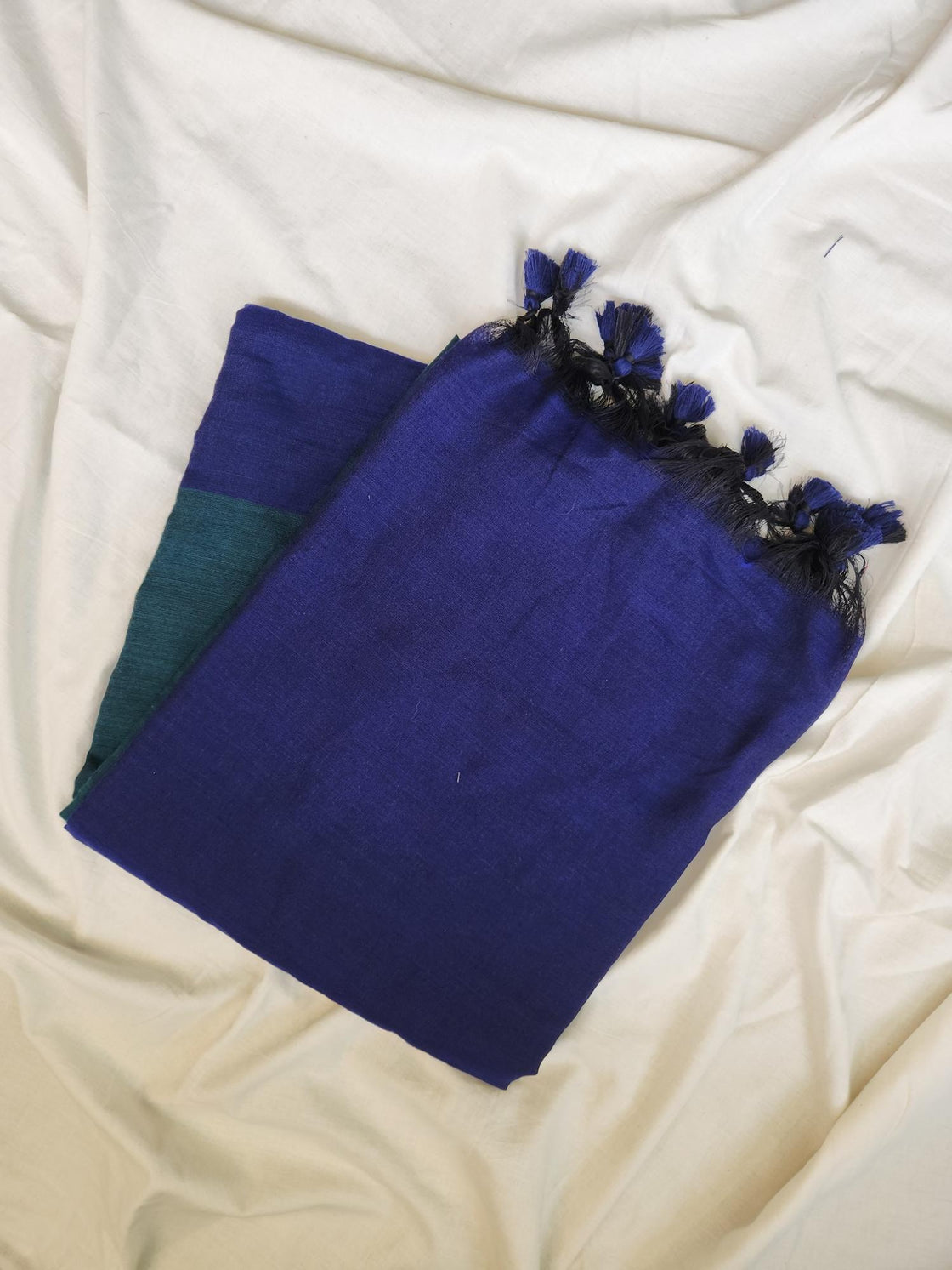 Eterna Midnight Teal Handloom Saree – Dual-Tone Khadi Cotton Elegance